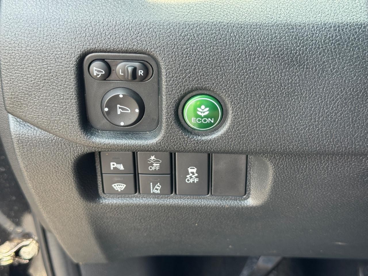 Honda Passport Vehicle Full-screen Gallery Image 24