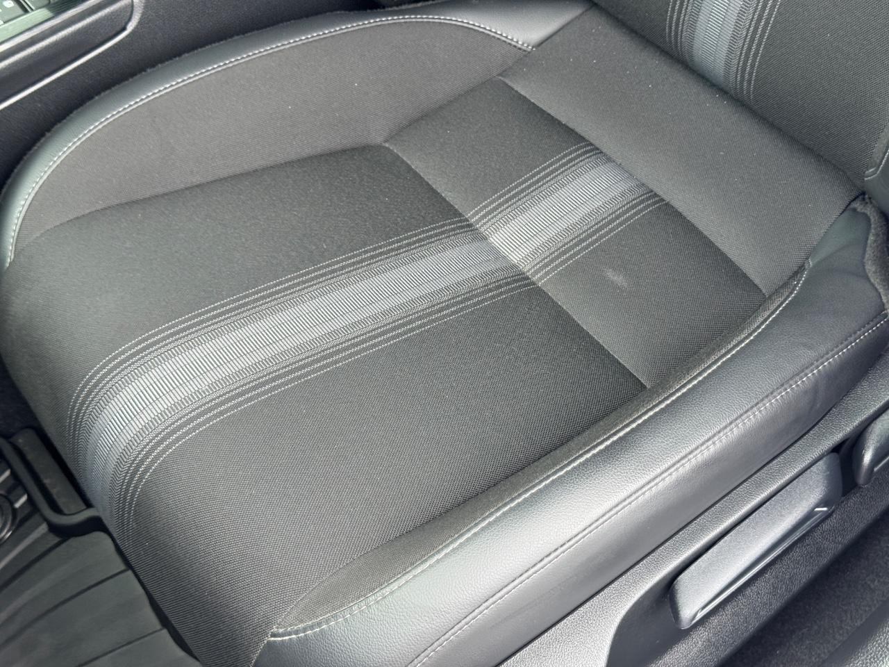 Honda Civic Sedan Vehicle Full-screen Gallery Image 25