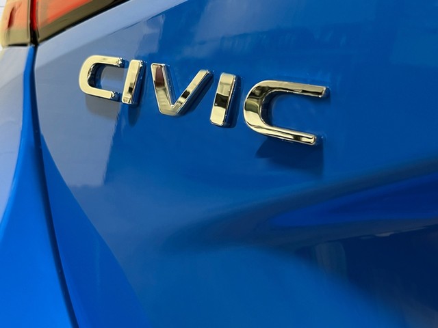 Honda Civic Hatchback Vehicle Full-screen Gallery Image 06