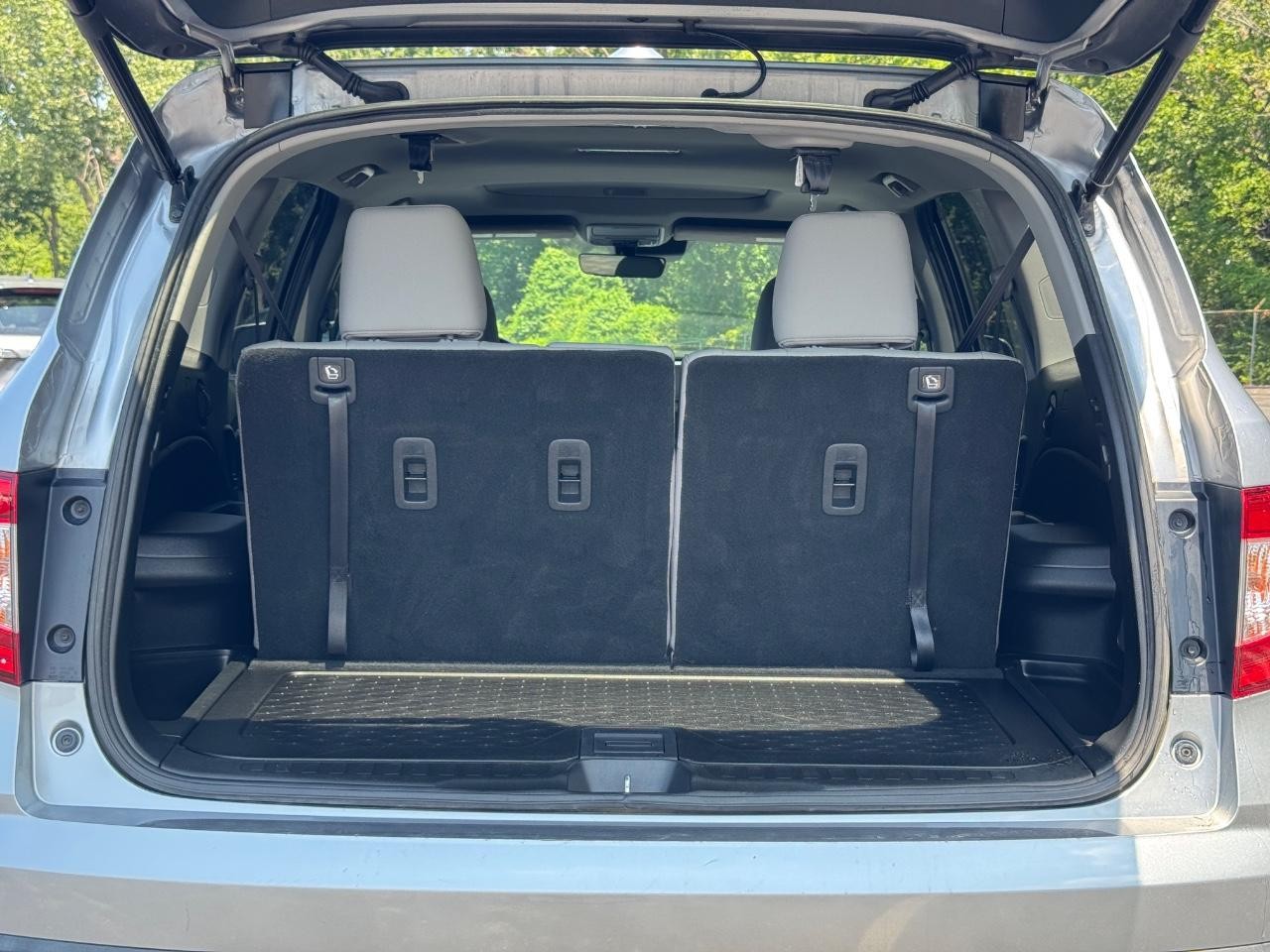 Honda Pilot Vehicle Full-screen Gallery Image 05