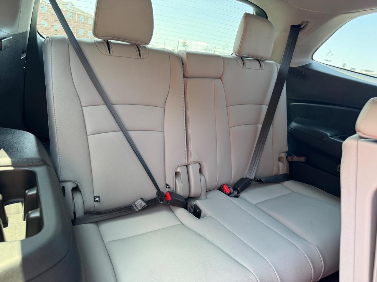 Honda Pilot Vehicle Full-screen Gallery Image 12