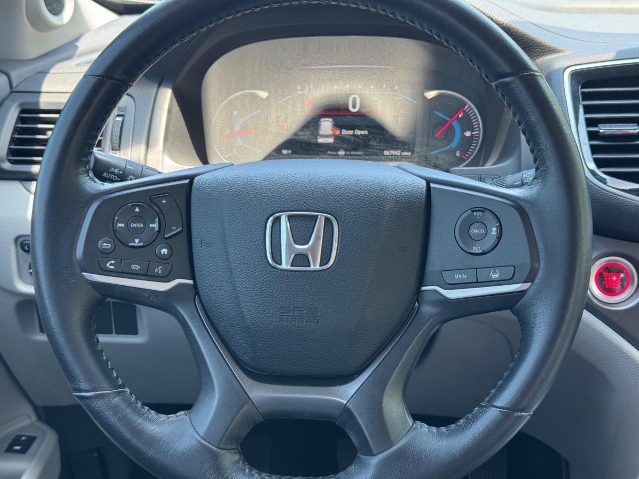 Honda Pilot Vehicle Full-screen Gallery Image 14