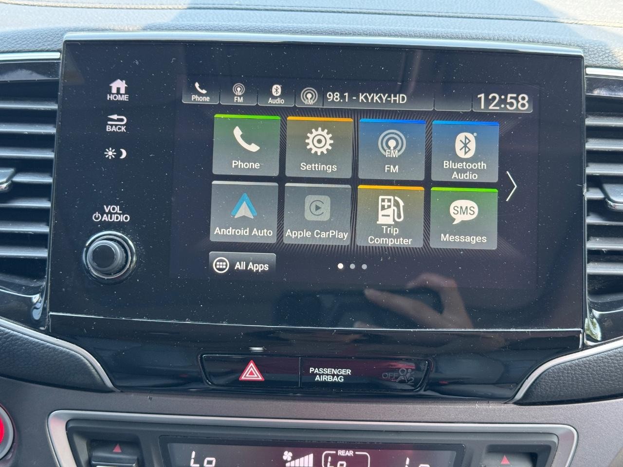 Honda Pilot Vehicle Full-screen Gallery Image 15