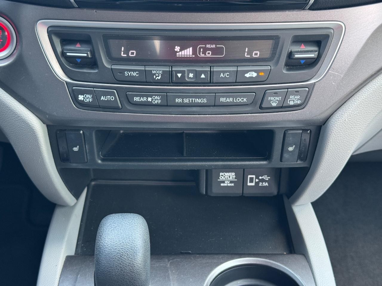 Honda Pilot Vehicle Full-screen Gallery Image 16