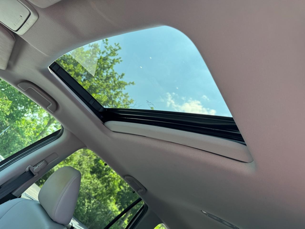 Honda Pilot Vehicle Full-screen Gallery Image 21