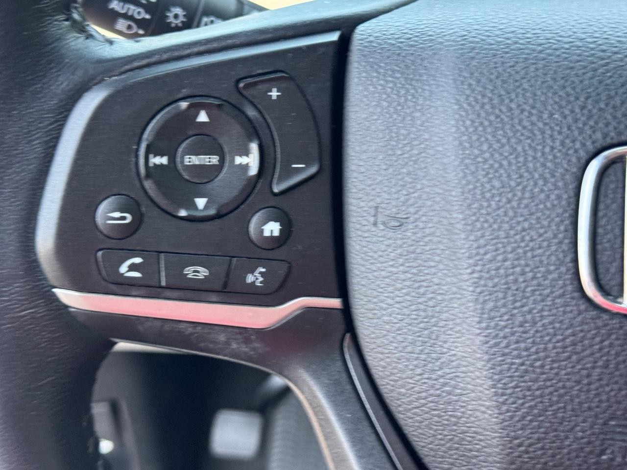 Honda Pilot Vehicle Full-screen Gallery Image 23