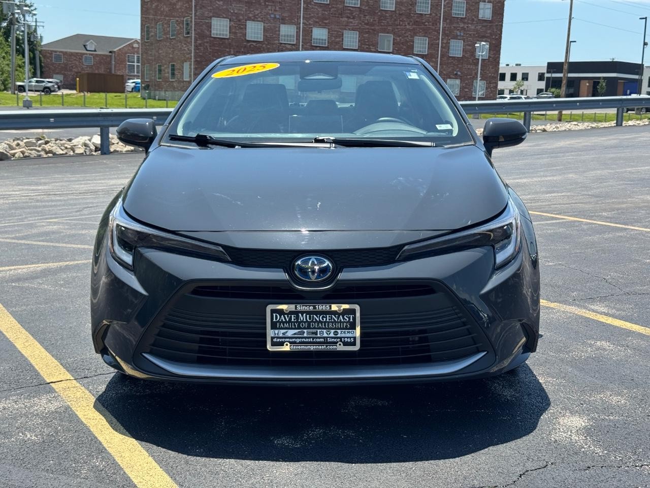Toyota Corolla Vehicle Full-screen Gallery Image 10