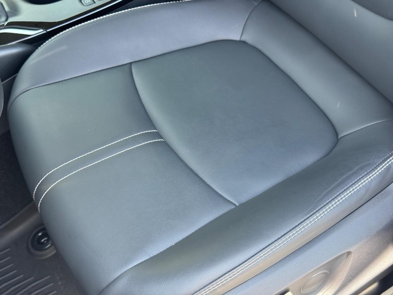 Toyota Corolla Vehicle Full-screen Gallery Image 26