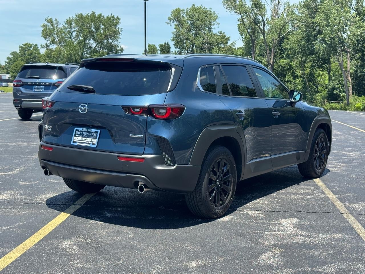 Mazda CX-50 Vehicle Full-screen Gallery Image 04