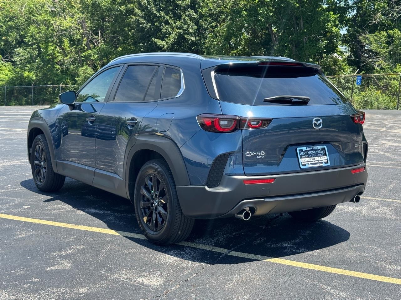 Mazda CX-50 Vehicle Full-screen Gallery Image 07