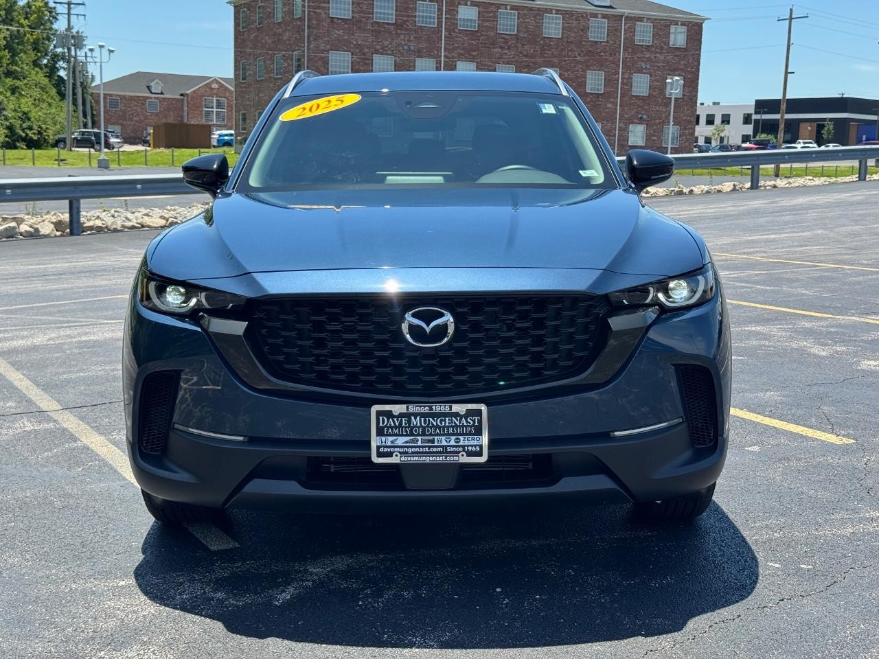 Mazda CX-50 Vehicle Full-screen Gallery Image 10