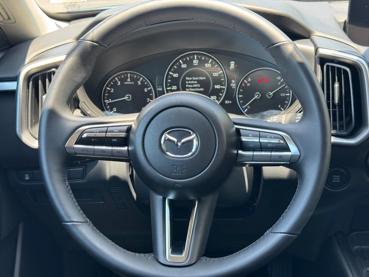 Mazda CX-50 Vehicle Full-screen Gallery Image 13