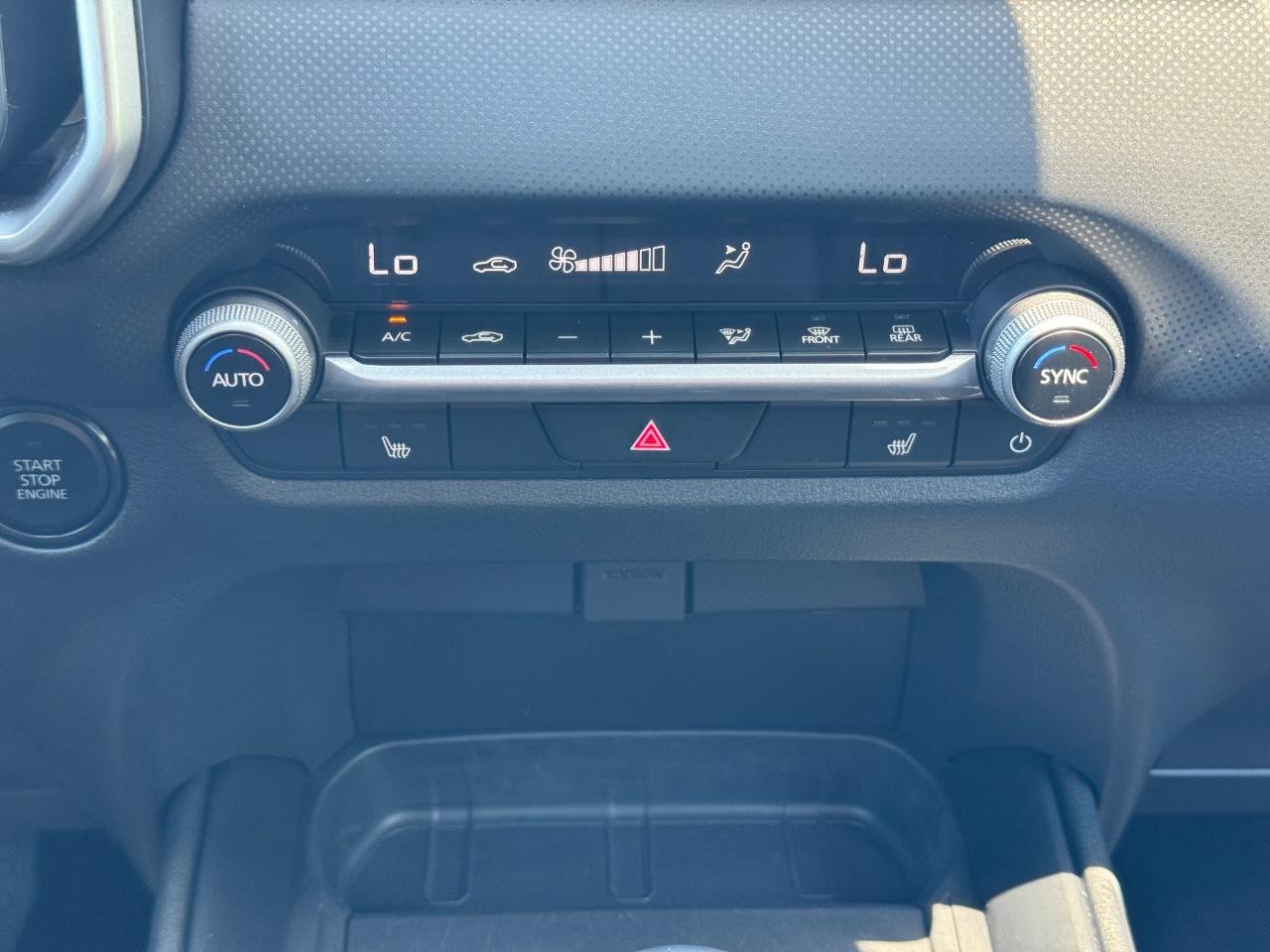 Mazda CX-50 Vehicle Full-screen Gallery Image 15