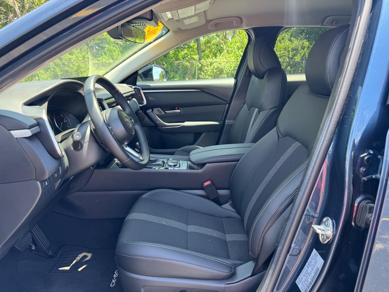 Mazda CX-50 Vehicle Full-screen Gallery Image 19
