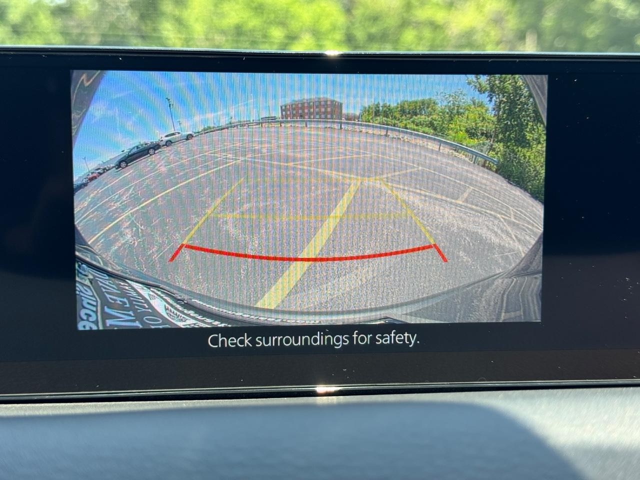 Mazda CX-50 Vehicle Full-screen Gallery Image 24