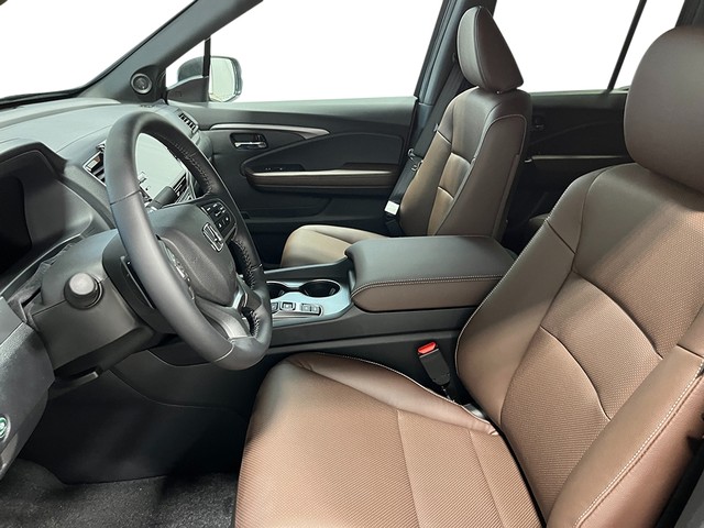 Honda Ridgeline Vehicle Full-screen Gallery Image 16