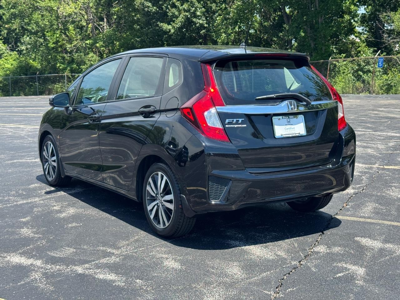 Honda Fit Vehicle Full-screen Gallery Image 07