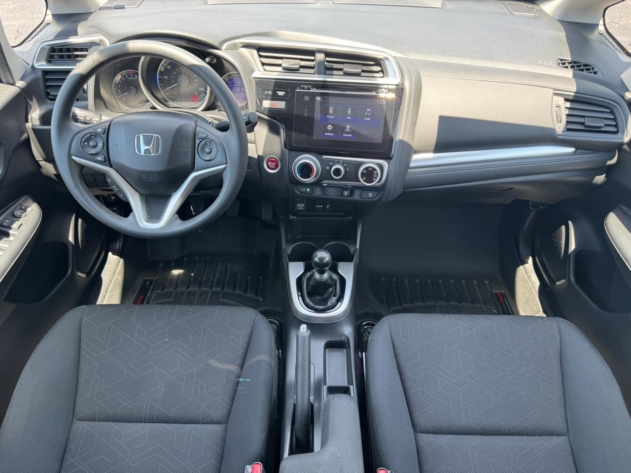 Honda Fit Vehicle Full-screen Gallery Image 12