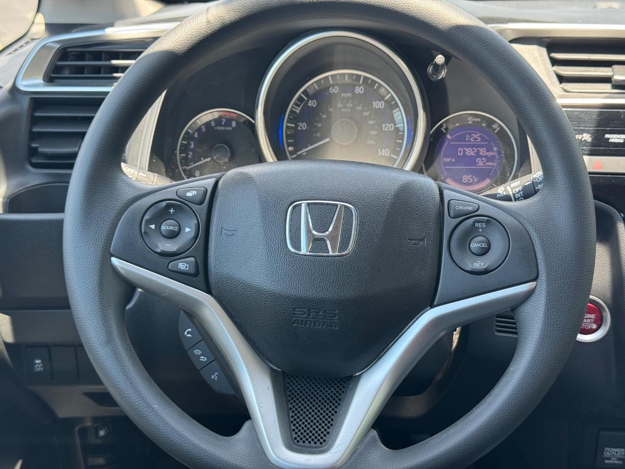 Honda Fit Vehicle Full-screen Gallery Image 13