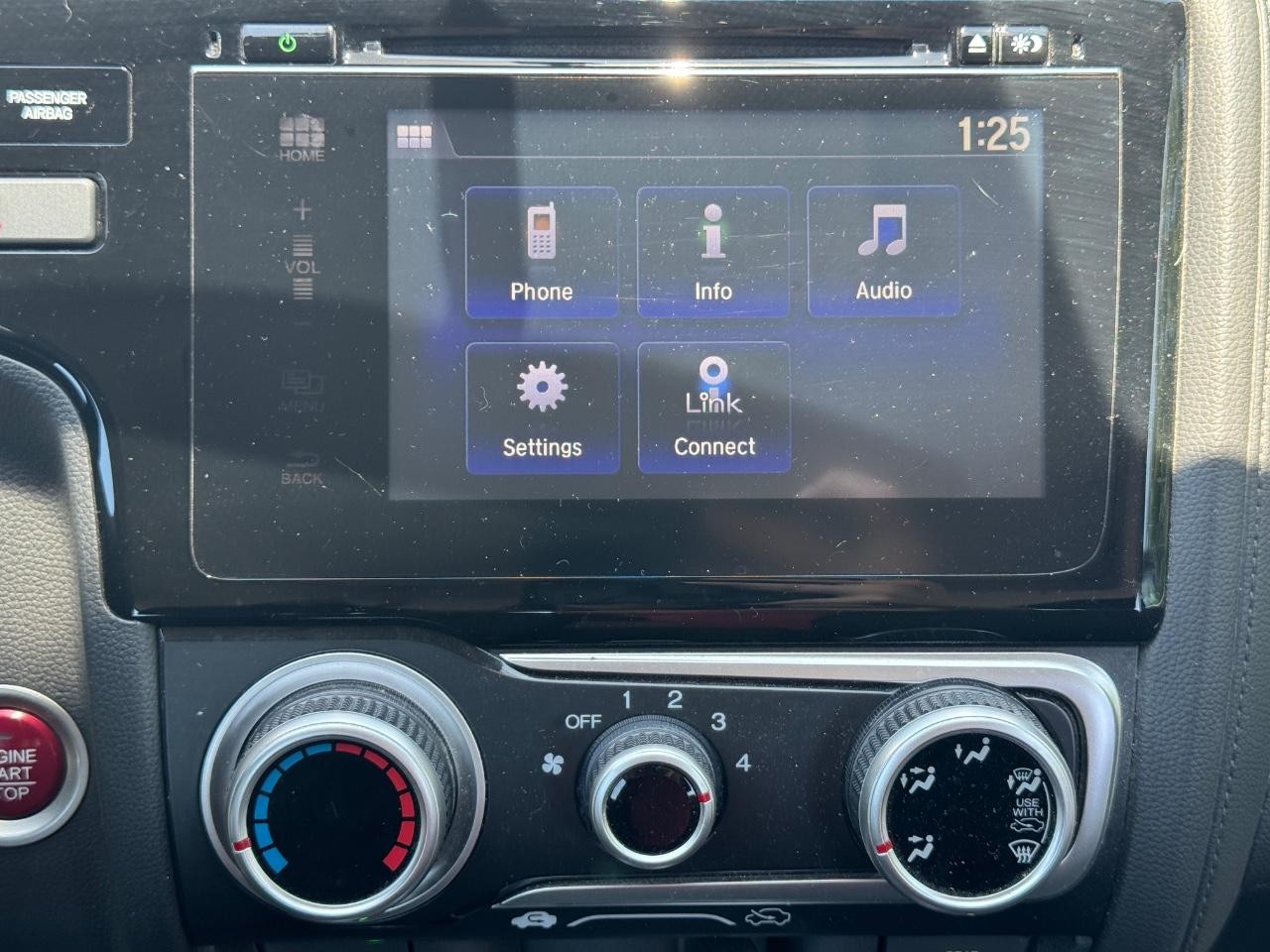 Honda Fit Vehicle Full-screen Gallery Image 14