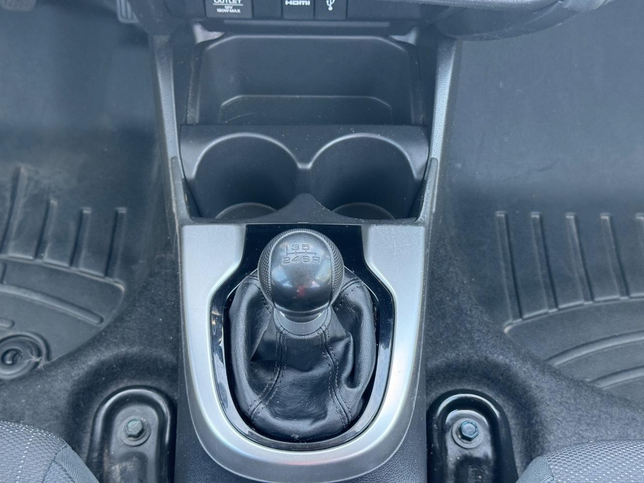 Honda Fit Vehicle Full-screen Gallery Image 16