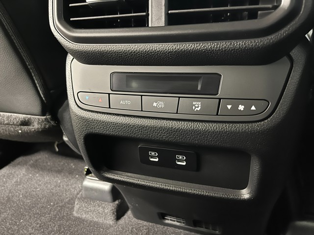 Honda Pilot Vehicle Full-screen Gallery Image 16