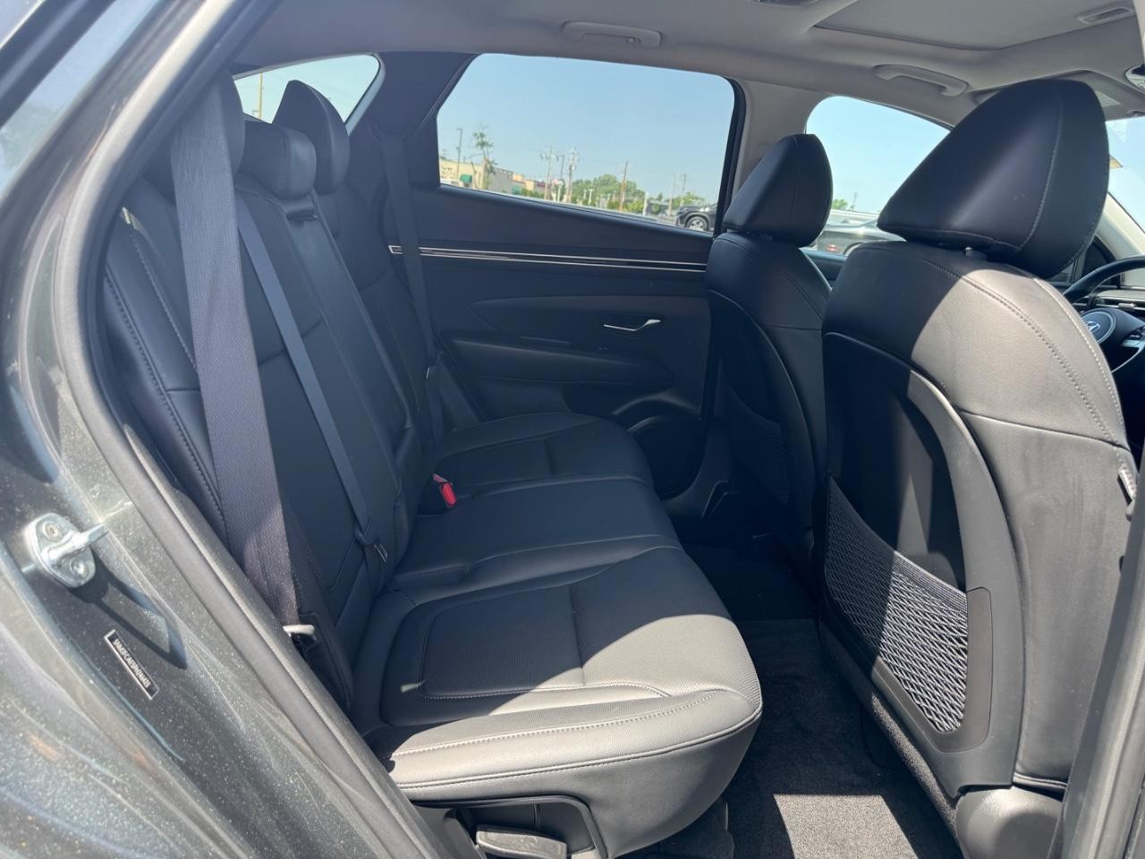 Hyundai Tucson Vehicle Full-screen Gallery Image 11