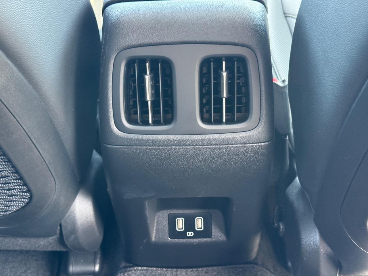 Hyundai Tucson Vehicle Full-screen Gallery Image 17