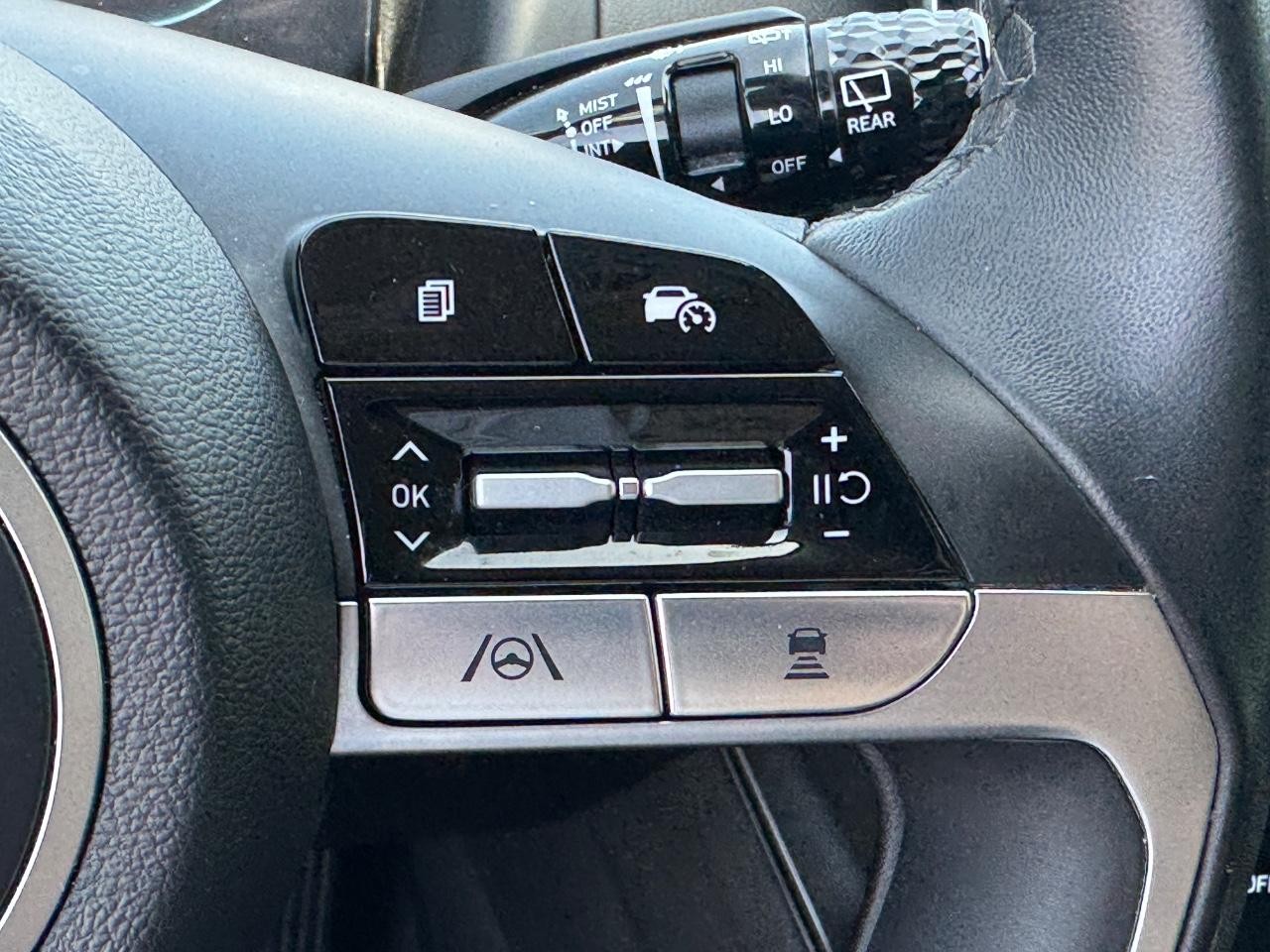 Hyundai Tucson Vehicle Full-screen Gallery Image 23