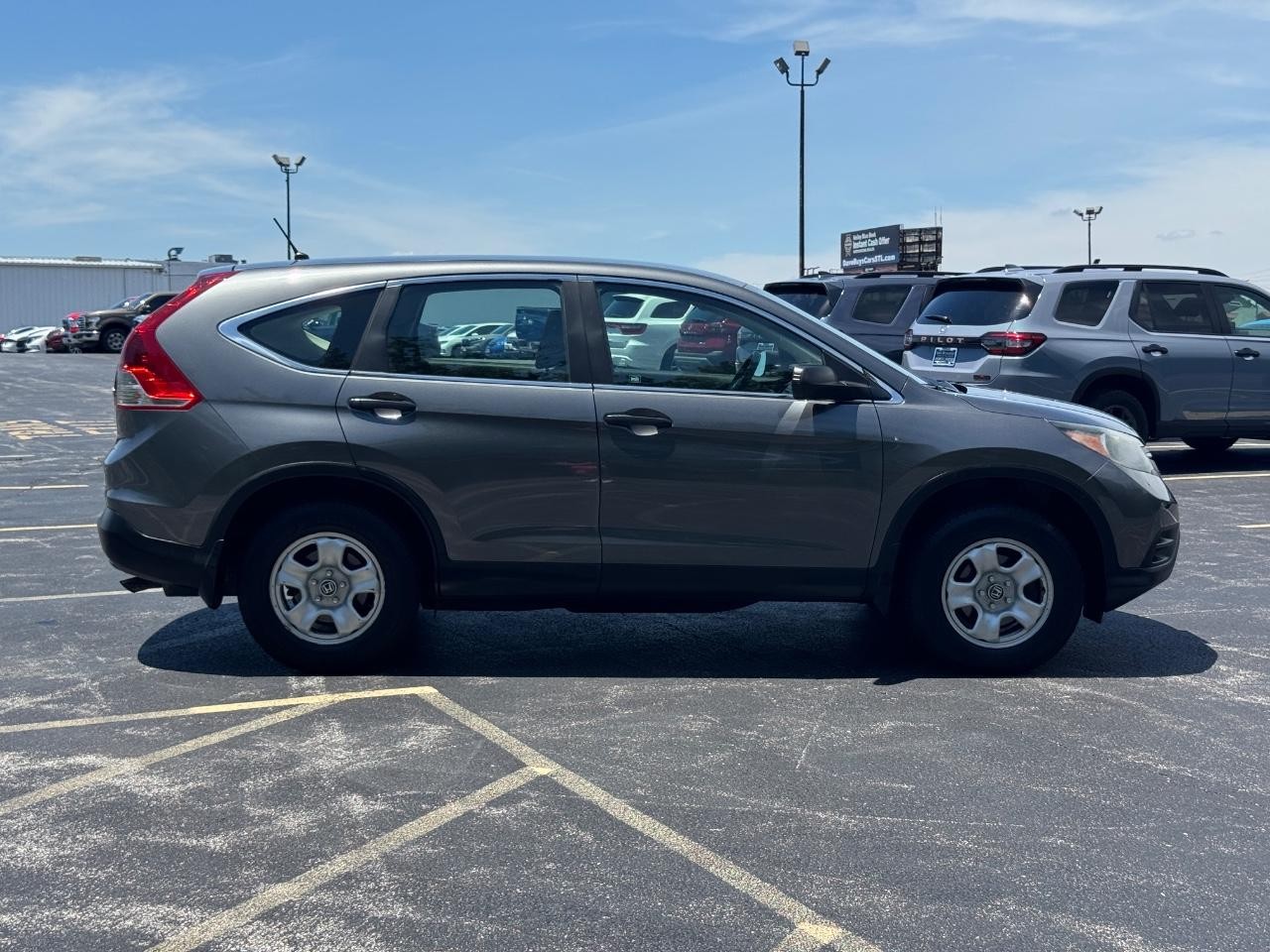Honda CR-V Vehicle Full-screen Gallery Image 03