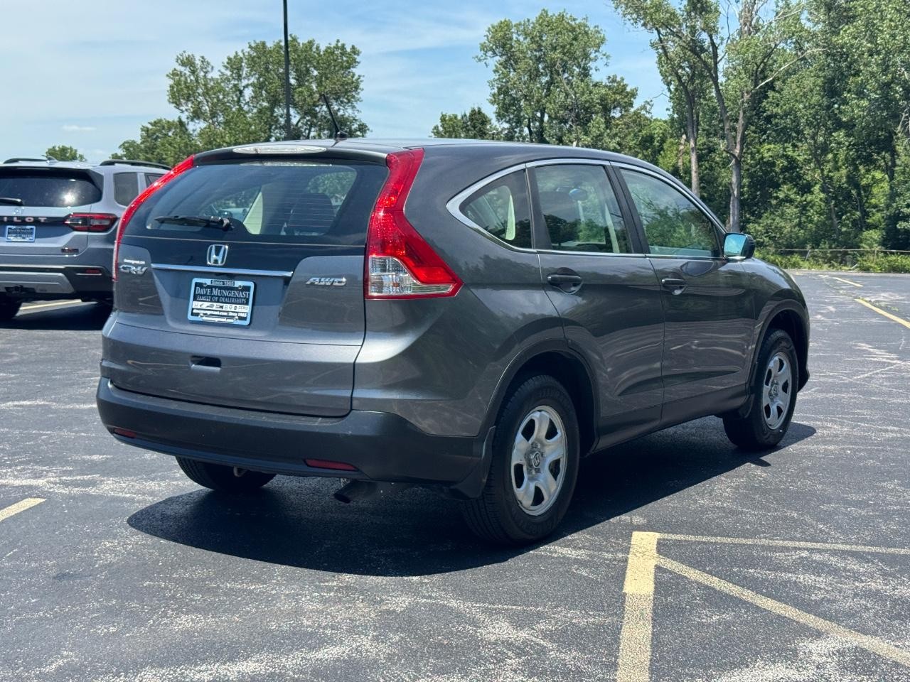 Honda CR-V Vehicle Full-screen Gallery Image 04