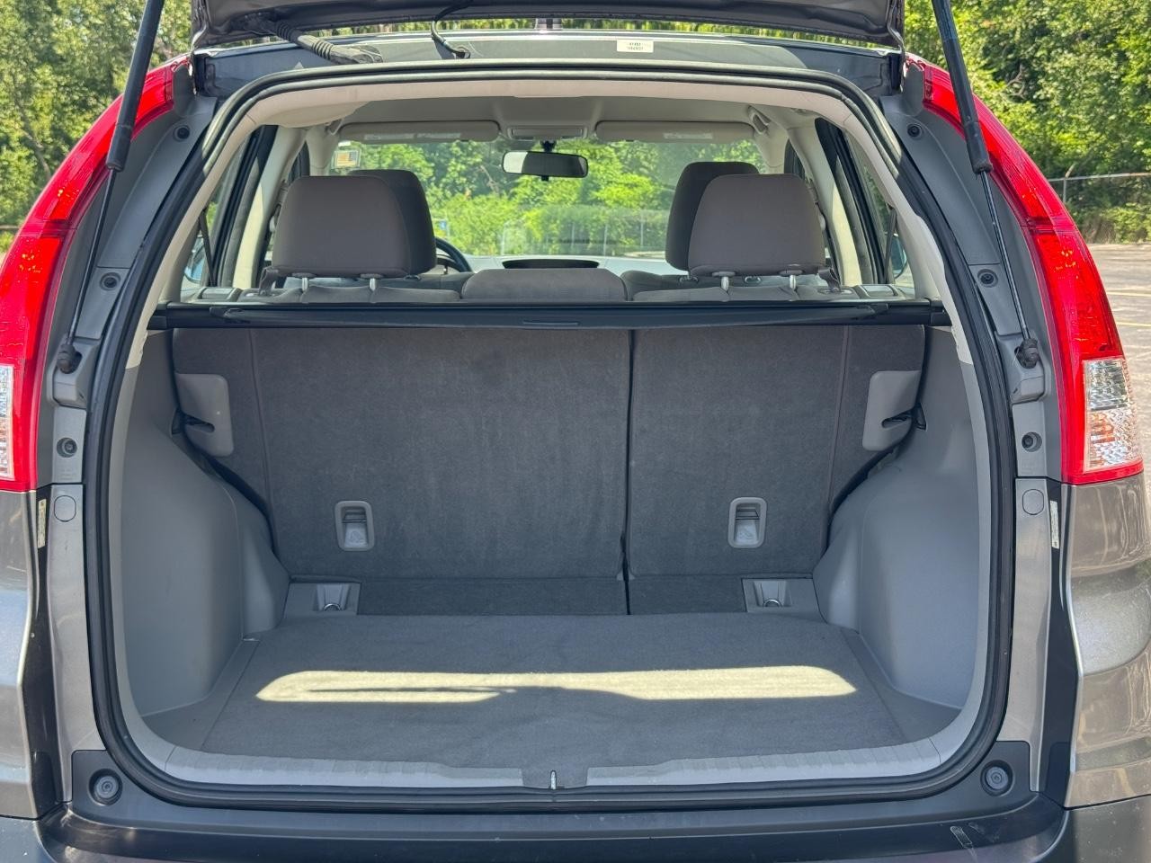 Honda CR-V Vehicle Full-screen Gallery Image 05