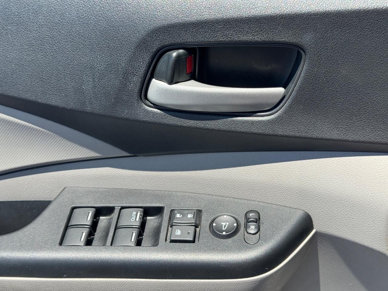Honda CR-V Vehicle Full-screen Gallery Image 24