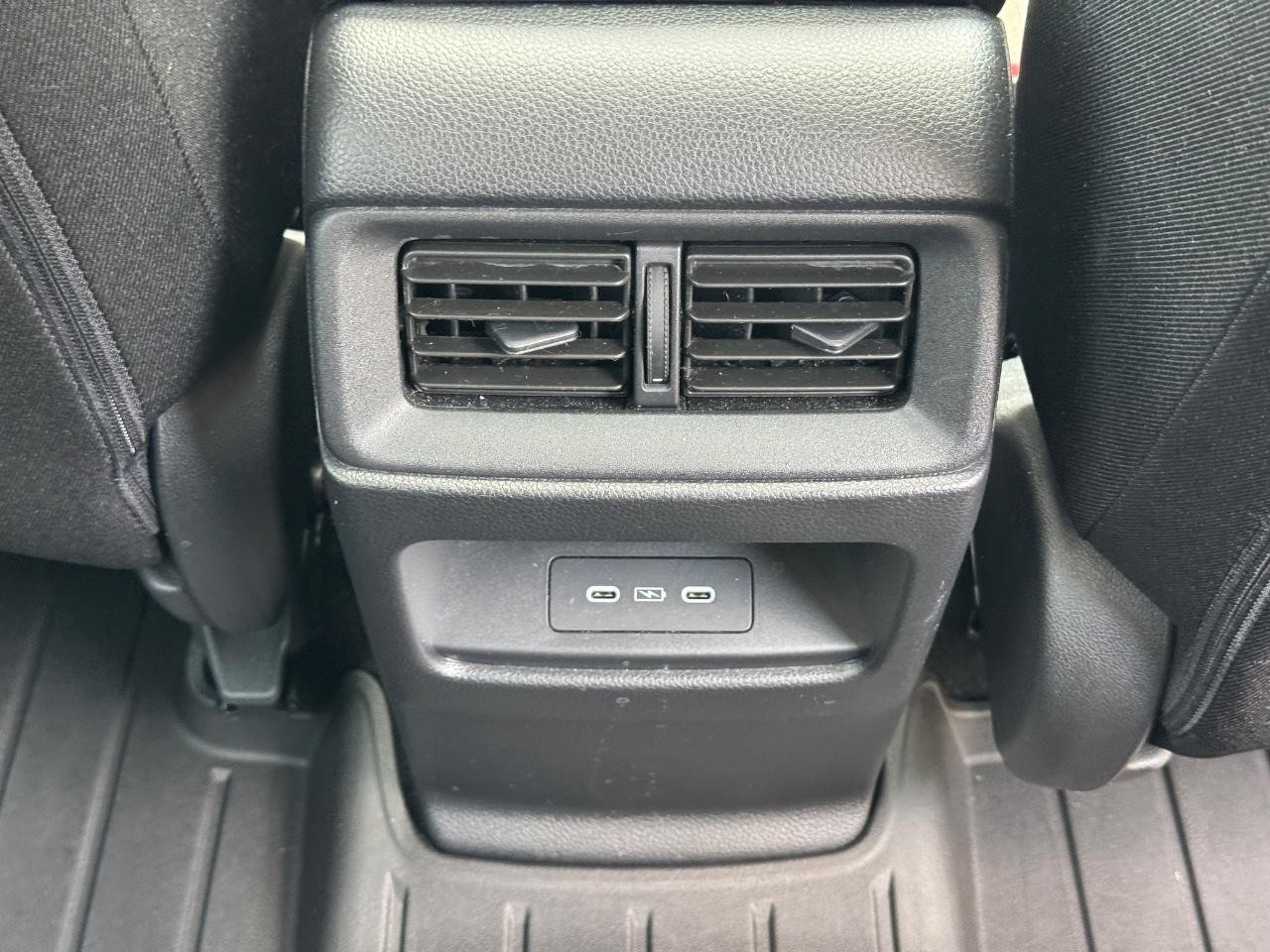 Honda CR-V Vehicle Full-screen Gallery Image 17