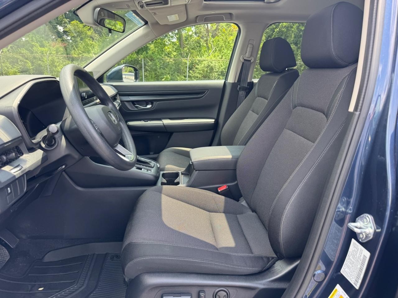 Honda CR-V Vehicle Full-screen Gallery Image 19
