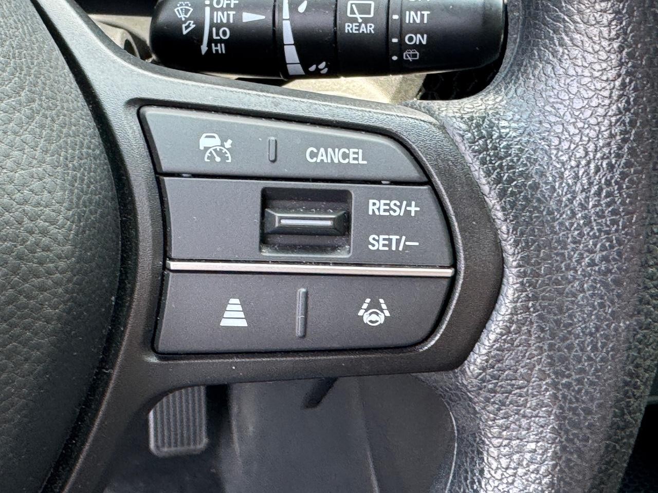 Honda CR-V Vehicle Full-screen Gallery Image 23