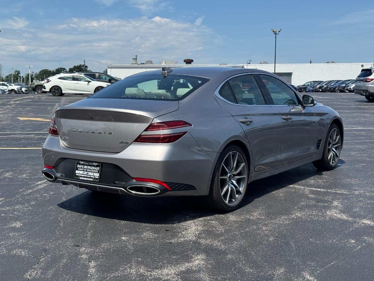 Genesis G70 Vehicle Full-screen Gallery Image 04