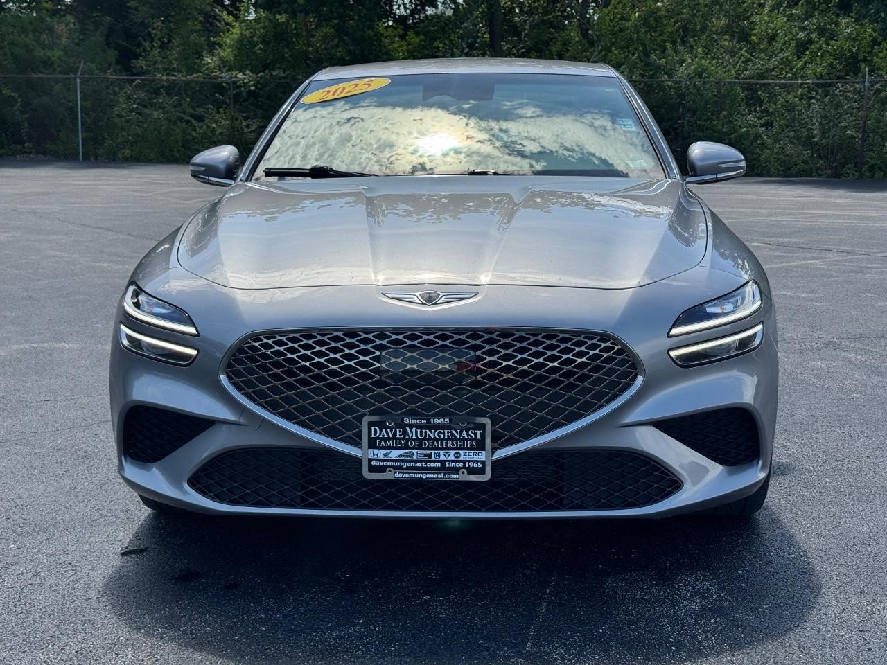 Genesis G70 Vehicle Full-screen Gallery Image 10