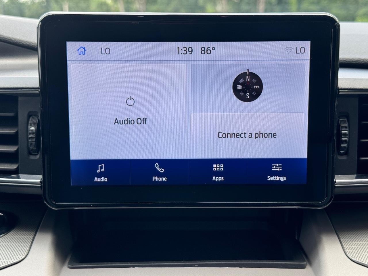 Ford Explorer Vehicle Full-screen Gallery Image 14