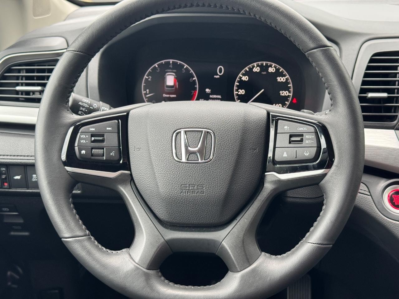 Honda Odyssey Vehicle Full-screen Gallery Image 14