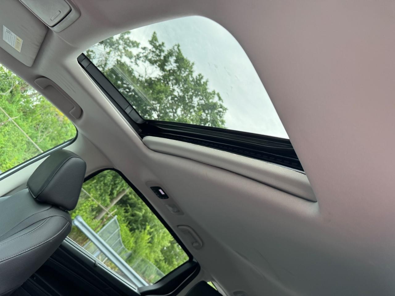 Honda Odyssey Vehicle Full-screen Gallery Image 20
