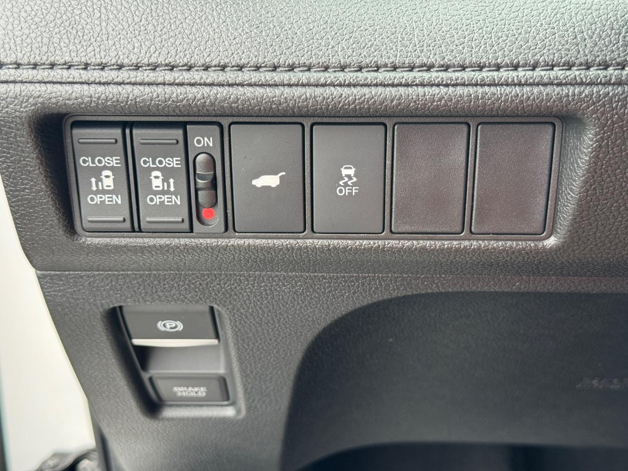 Honda Odyssey Vehicle Full-screen Gallery Image 24