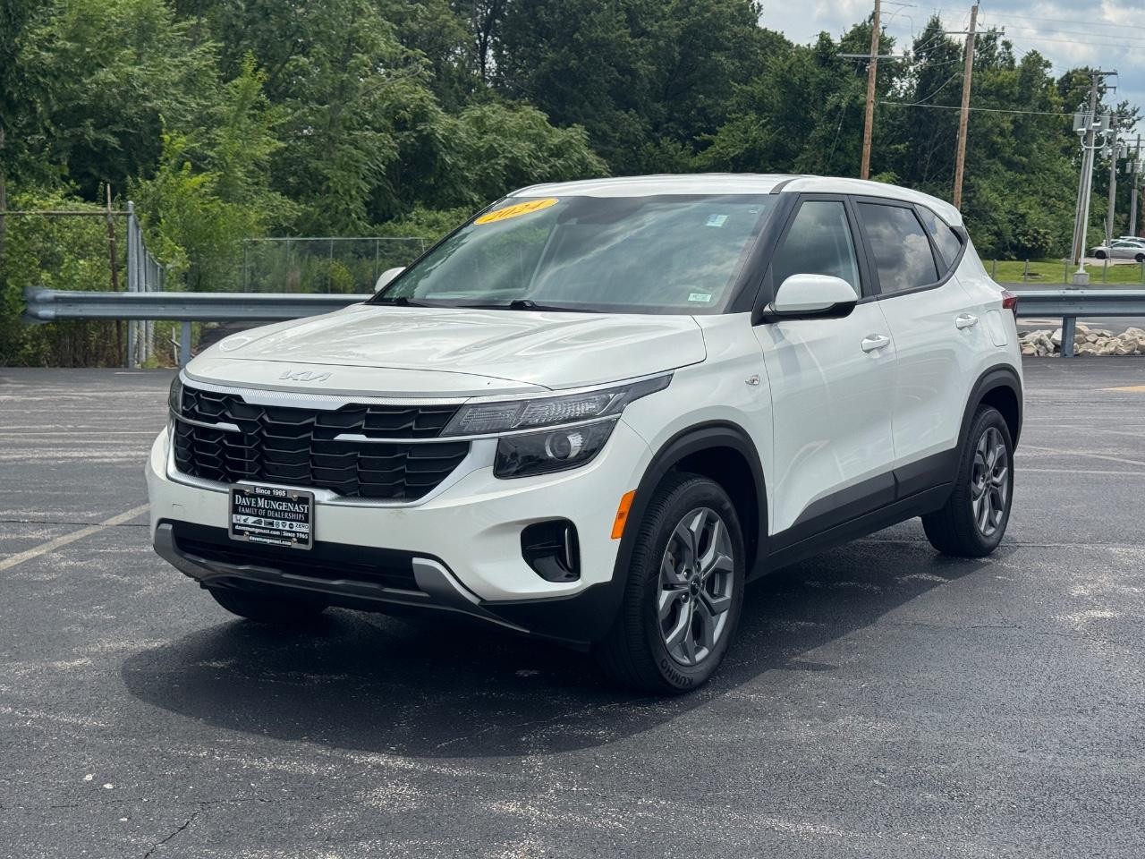 Kia Seltos Vehicle Full-screen Gallery Image 09