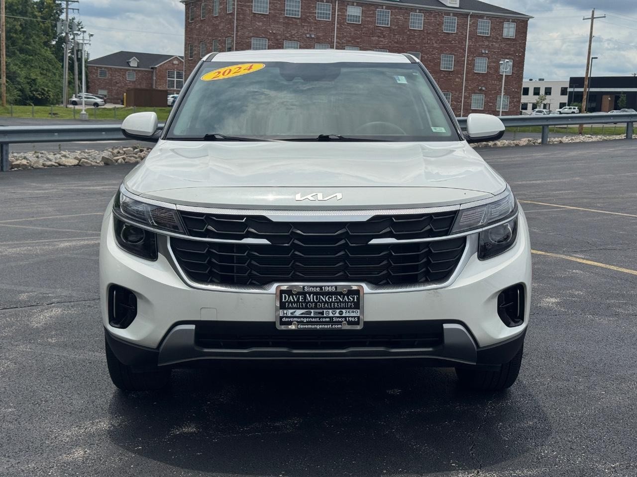 Kia Seltos Vehicle Full-screen Gallery Image 10