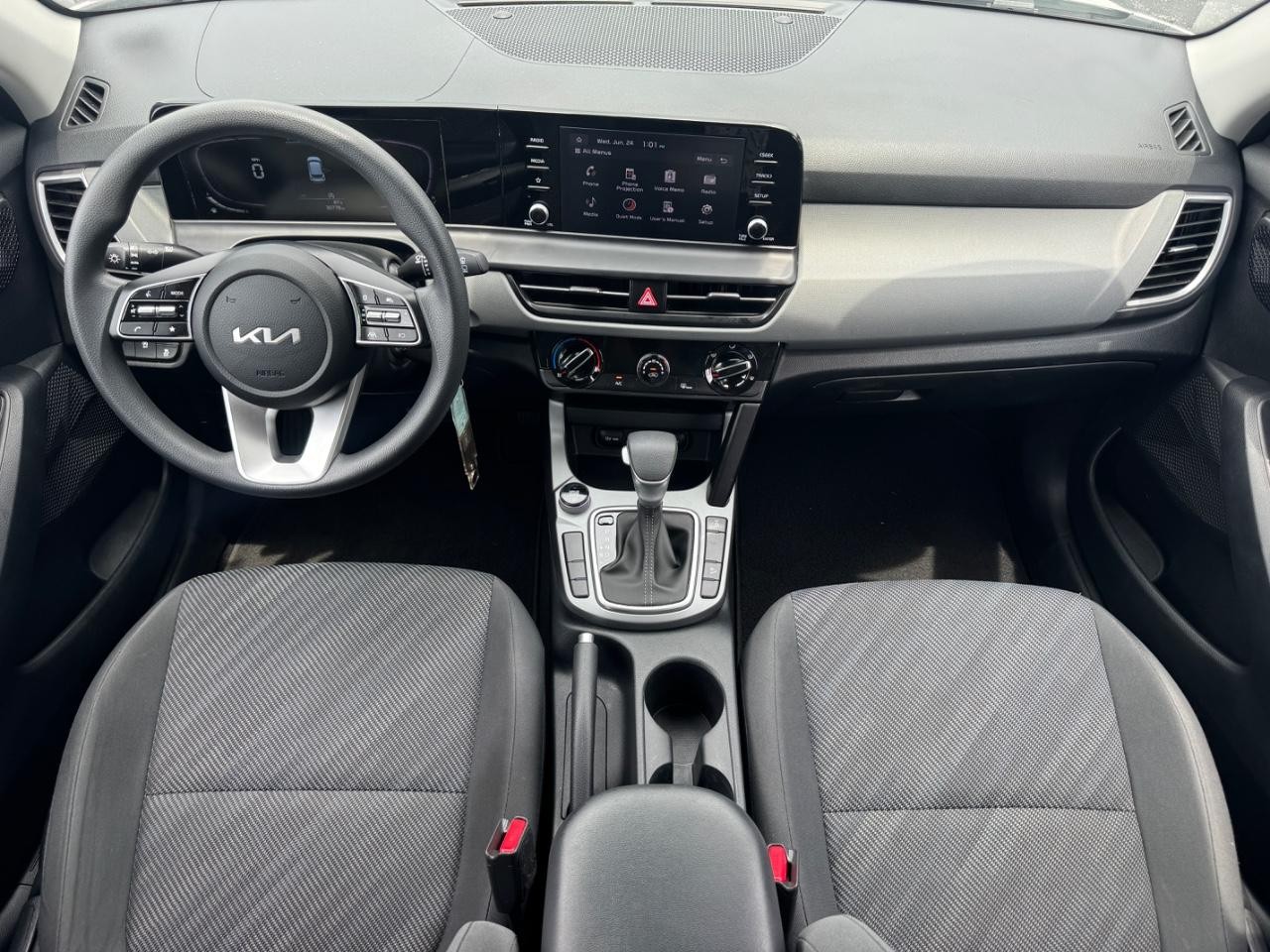 Kia Seltos Vehicle Full-screen Gallery Image 12