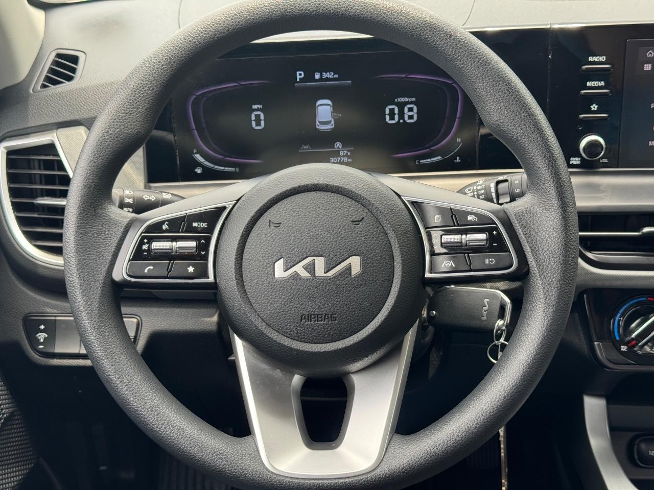 Kia Seltos Vehicle Full-screen Gallery Image 13