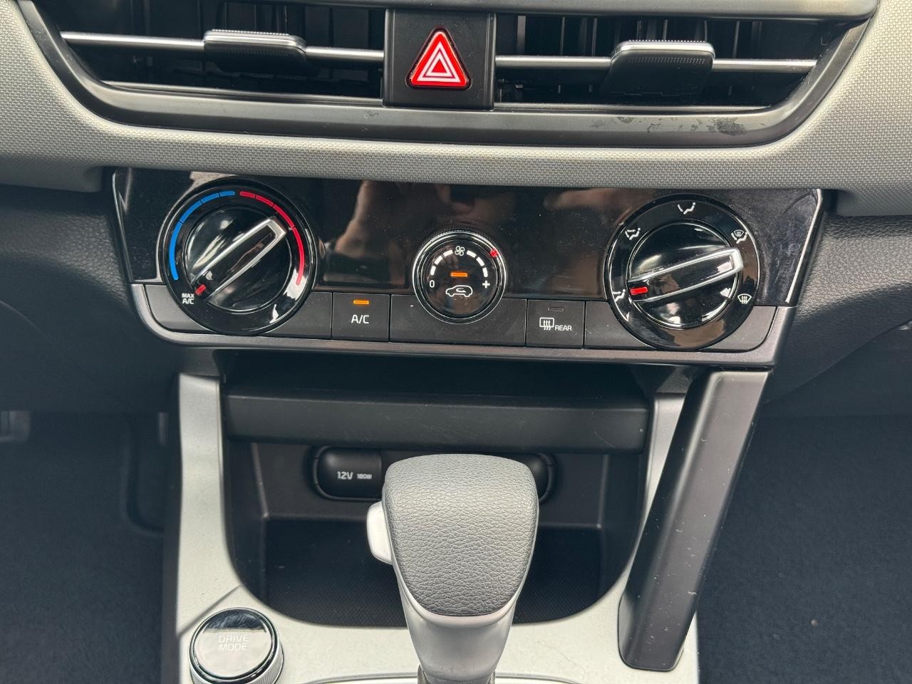 Kia Seltos Vehicle Full-screen Gallery Image 15