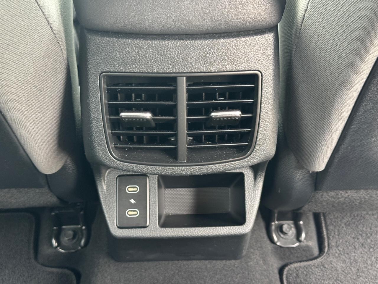 Kia Seltos Vehicle Full-screen Gallery Image 17