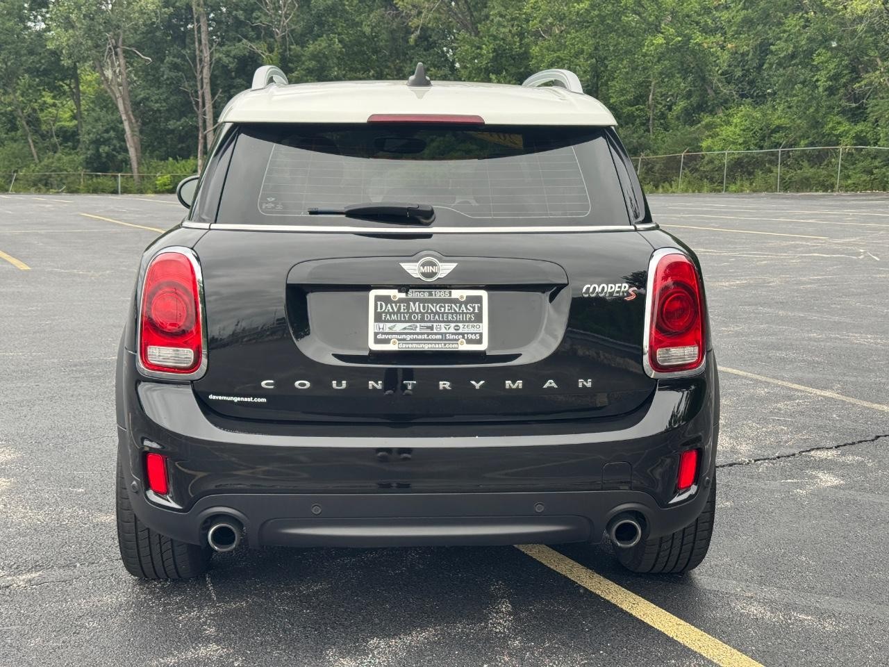 MINI Countryman Vehicle Full-screen Gallery Image 06