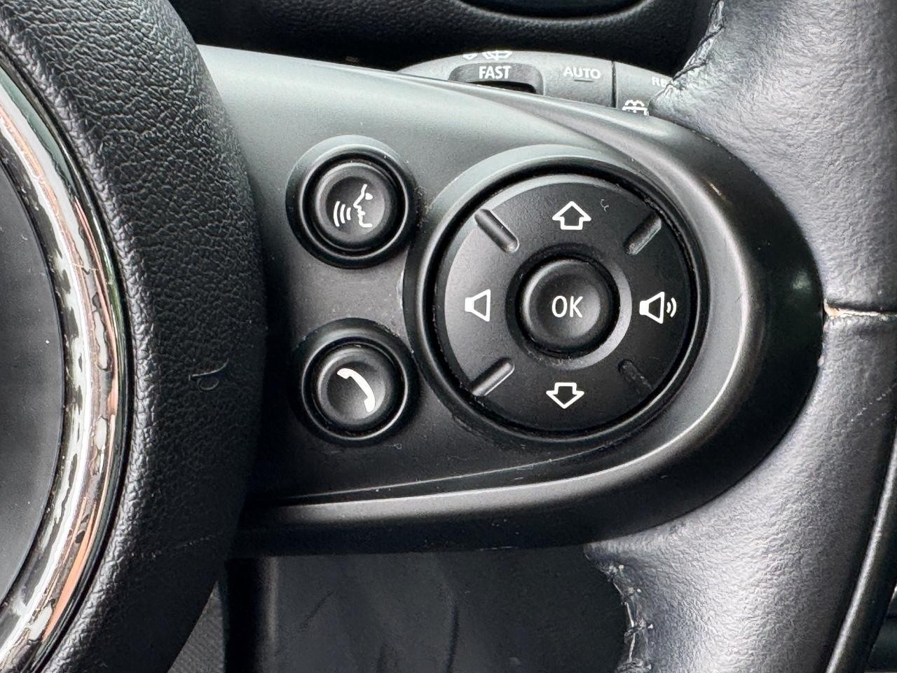MINI Countryman Vehicle Full-screen Gallery Image 23